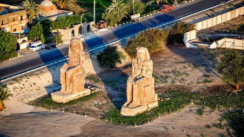 Shery Tours Egypt: clossi of memnon site